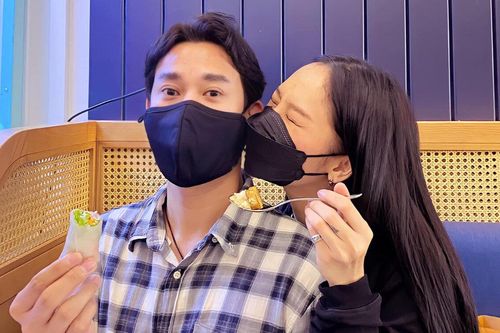 Miu Lê tình tứ hôn một sao nam Vbiz, ngọt ngào nói 'I love you' nhưng nó lạ lắm!