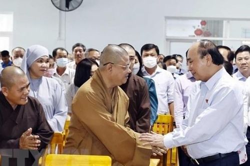 Chủ tịch nước Nguyễn Xuân Phúc tiếp xúc cử tri TP. Hồ Chí Minh