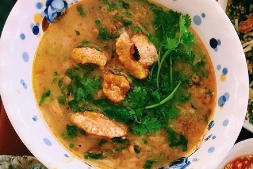 Trăm năm hến Huế còn đây