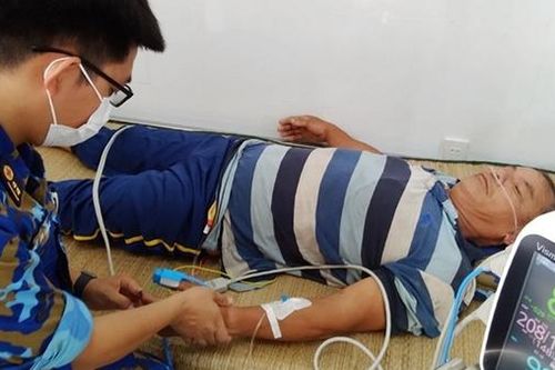 Bệnh xá đảo Trường Sa kịp thời cấp cứu ngư dân có dấu hiệu đột quỵ