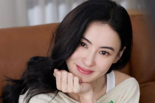 Thái độ của Trương Bá Chi khi nói về Tạ Đình Phong