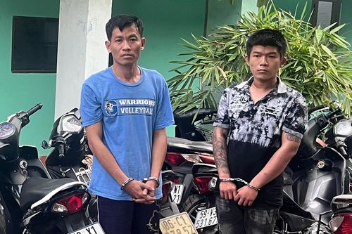 Bắt giữ nhóm chuyên trộm xe máy tại các cửa hàng tiện lợi ở TP.HCM