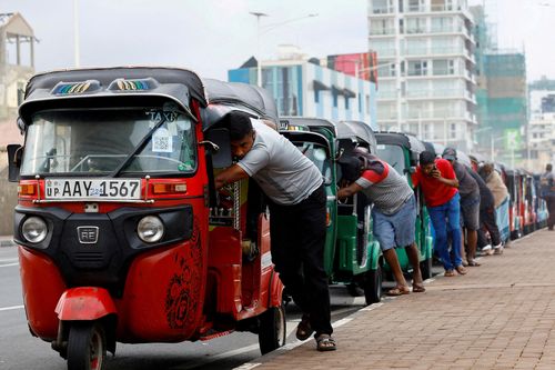 Sri Lanka tận dụng nguồn dầu giá rẻ từ Nga