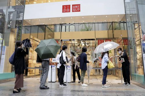 Công ty mẹ của Uniqlo đạt lợi nhuận kỷ lục