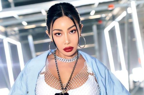 Jessi bị quản lý ngược đãi, phải lang thang ngoài đường