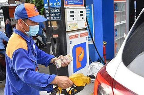 Ngăn chặn, xử lý nghiêm các hành vi đầu cơ găm hàng, buôn lậu xăng dầu