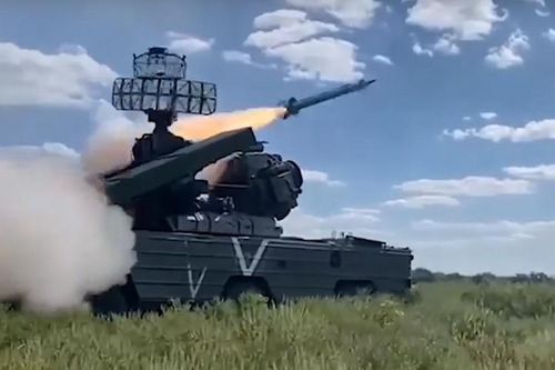 Xem 'ong bắp cày' hạ mục tiêu bay ở Ukraine