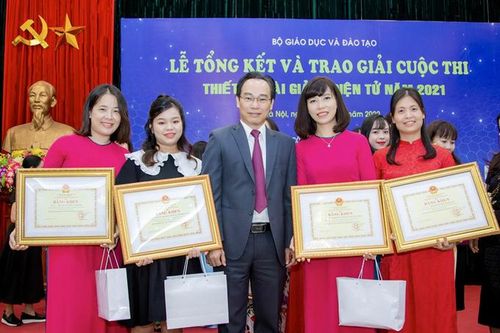 Trường Tiểu học Dịch Vọng A đạt nhiều thành tích trong công tác chuyển đổi số