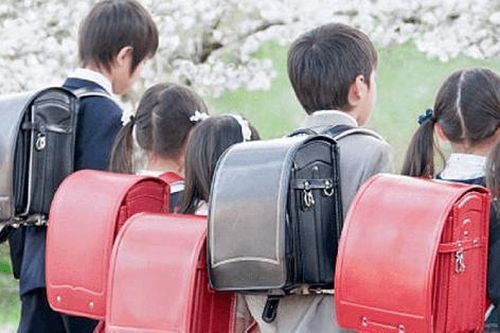 Để đựng sách vở, tại sao ba lô của học sinh Nhật Bản có giá lên đến hàng chục triệu đồng?