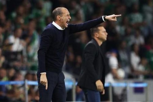 Juventus thua trận đáng xấu hổ, HLV Max Allegri vẫn không bị sa thải