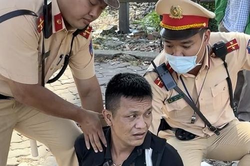 Đối tượng mang ma túy 'than khổ' khi bị CSGT bắt