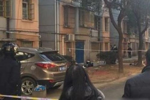 'Ngứa mắt' việc con trai yêu chiều vợ, mẹ chồng làm ra điều hãi hùng