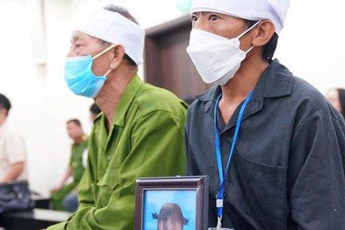 Tử hình kẻ đóng 10 đinh vào đầu con gái riêng của người tình