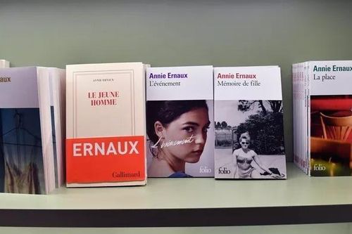 Hiệu ứng Nobel giúp doanh thu sách tăng mạnh