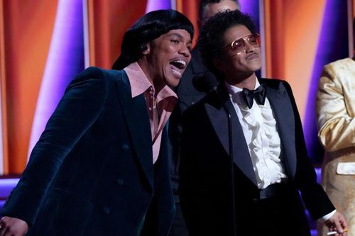 Bruno Mars rút khỏi đề cử giải Grammy 2023