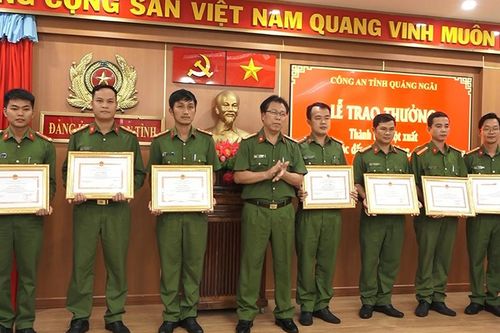 Quảng Ngãi thưởng nóng các tập thể, cá nhân truy bắt nhanh đối tượng nổ súng làm 2 người bị thương