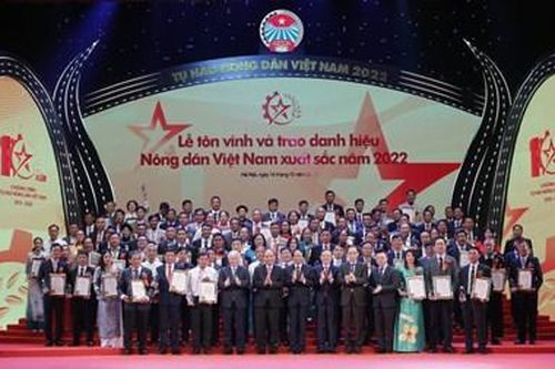 Chủ tịch nước dự Lễ tôn vinh nông dân Việt Nam xuất sắc