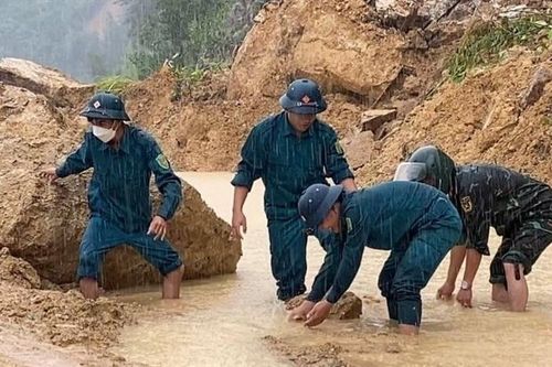 Khẩn trương khắc phục sạt lở quy mô lớn tại Nông Sơn (Quảng Nam)