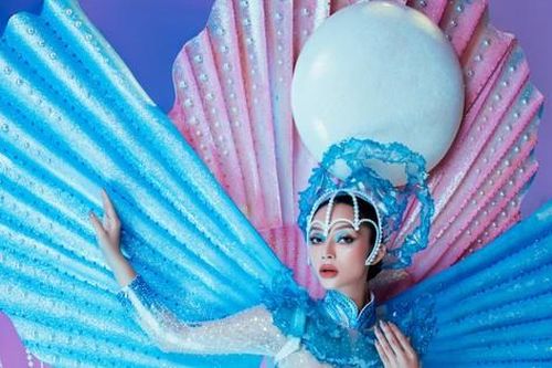 Lâm Thu Hồng mang sắc màu đại dương đến The Miss Globe 2022
