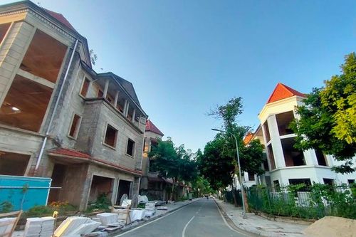 Loạt biệt thự triệu đô 'ngủ quên' tại KĐT Thiên đường Bảo Sơn