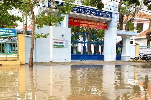 Quảng Nam cho học sinh nghỉ học ngày 15/10