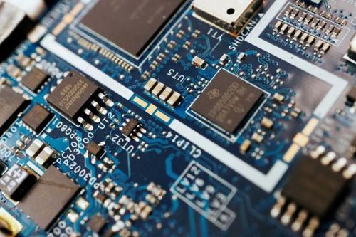 Các quan chức cấp cao ngành chip có quốc tịch Mỹ gấp rút rời khỏi Trung Quốc