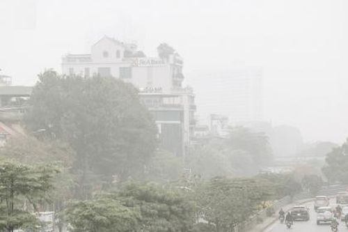 Chất lượng không khí Hà Nội ở ngưỡng rất xấu, người dân hạn chế ra ngoài