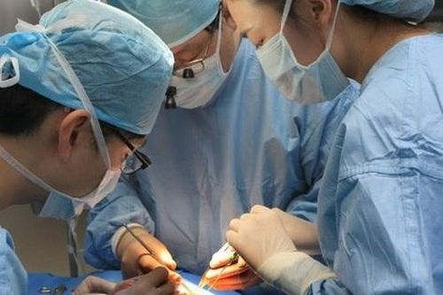 Sản phụ ở Hải Dương bị dây rốn bám màng hiếm gặp được các bác sĩ tại Quảng Ninh cứu sống