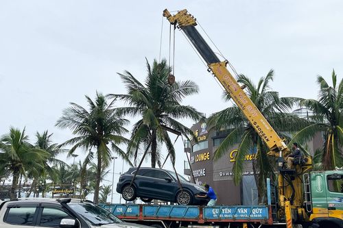 Dân Đà Nẵng phải chi hàng chục triệu để sửa ôtô bị ngập nước