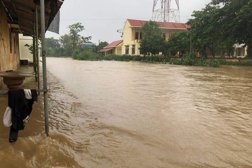 Quảng Bình: Nhiều vùng dân cư bên sông Kiến Giang bị ngập lụt