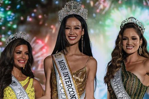 Khoảnh khắc Bảo Ngọc đăng quang Hoa hậu liên lục địa 2022