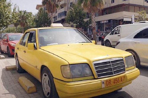Mercedes-Benz E-Class 'nồi đồng cối đá' 1 triệu km mới sửa đúng 1 lần