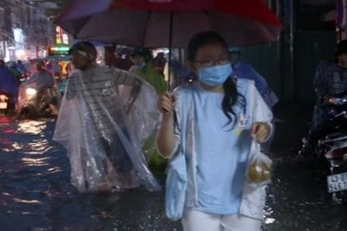 TP Đà Nẵng cho học sinh nghỉ học vì ảnh hưởng mưa bão