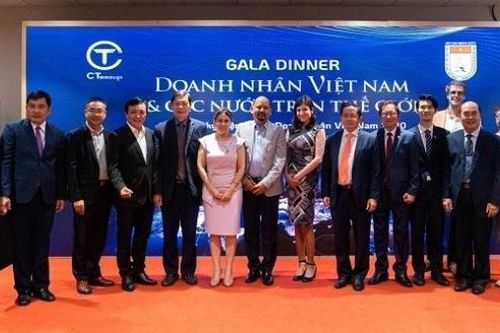 Thúc đẩy quan hệ hữu nghị quốc tế trong việc tăng cường hợp tác giữa doanh nhân Việt Nam và quốc tế