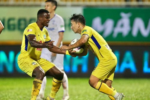 HAGL trải qua chuỗi trận buồn dưới thời Kiatisak, đối diện với thực tại phũ phàng