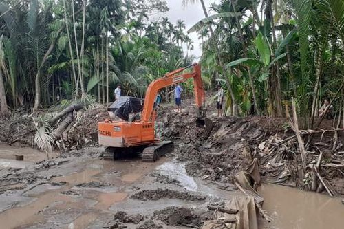 Nhiều đoạn đê bao sạt lở, Trà Vinh công bố tình huống khẩn cấp