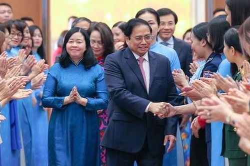 Thủ tướng Phạm Minh Chính đối thoại với phụ nữ Việt Nam