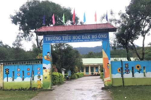 Kon Tum: Cách chức hiệu trưởng chậm chi trả chế độ cho giáo viên, học sinh