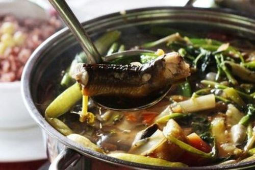 Nghi ngờ ngoại tình, vợ mua thuốc diệt chuột bỏ vào nồi canh đầu độc chồng