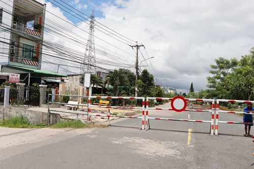 Người dân vùng sạt lở mong sớm được an cư