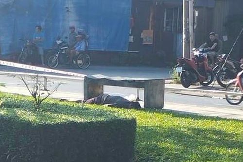 Một người đàn ông tử vong cạnh ghế đá ở quận Bình Tân