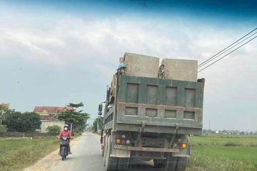 Quảng Bình: Xe Howo của Cty Tiên Phong xem thường tính mạng người dân?