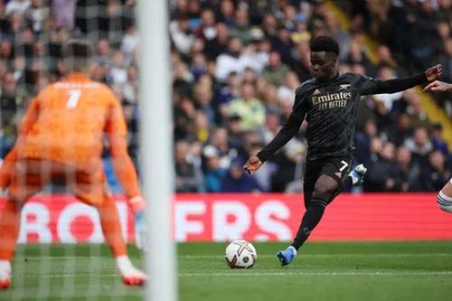 Thắng trận thứ 9 tại Ngoại hạng Anh, Arsenal bỏ xa Man City 4 điểm