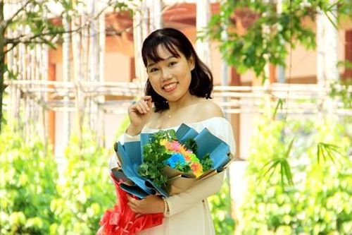 'Trang điểm' cho hoa