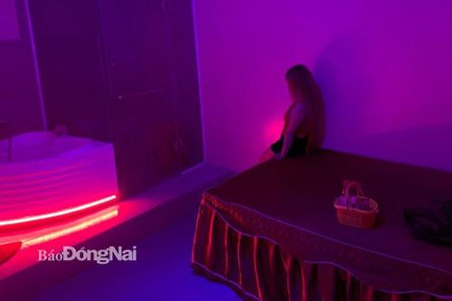 Phát hiện cơ sở massage để nhân viên kích dục