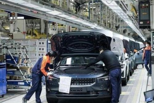Xuất khẩu ôtô Trung Quốc tăng 44,5% trong 8 tháng