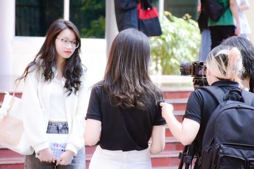 Tân sinh viên Học viện Báo chí và Tuyên truyền 'sắm vai' nhà báo, phóng viên