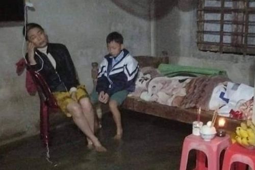 Lật ghe giữa cánh đồng ngập nước lũ, người đàn ông chết đuối thương tâm