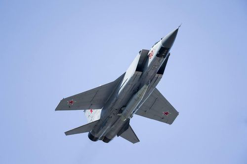 Tiêm kích MiG-31 xuất hiện gần Minsk sẽ khống chế Kyiv bằng tên lửa Kinzhal và R-37M?