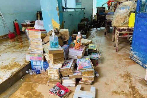 Đà Nẵng xin hỗ trợ sách giáo khoa, vở cho học sinh bị ngập lũ